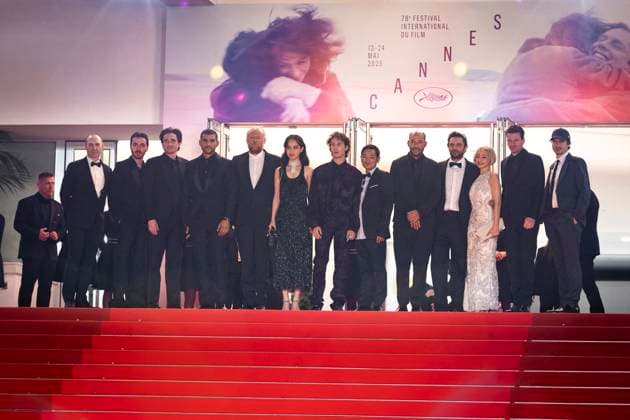 Montée des marches du film Le roi soleil lors du 78ème Festival International du Film de Cannes Marc Benoît Créancier, Joseph Olivennes, Sofiane Zermani, Vincent Maël Cardona, Lucie Zhang, Nemo Schiffman, Pio Marmaï, Xianzeng Pan, Toufik Ayadi, Maria de Medeiros, Olivier Demangel et Christophe Barra Montée des marches du film Le roi soleil lors du 78ème Festival International du Film de Cannes, au Palais des Festivals à Cannes Le 17 mai 2025 Olivier Borde Bestimage Red carpet for the movie Le roi soleil during the 78th Cannes International Film Festival at the Palais des Festivals in Cannes, France On may 17th 2025 Cannes France Copyright: xOLIVIERxBORDEx xBESTIMAGExOLIVIERxBORDEx xBESTIMAGEx
