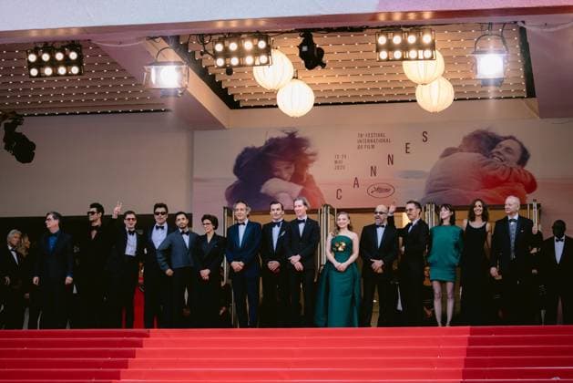 Internationale Filmfestspiele von Cannes, The Phoenician Scheme Premiere 78eme Festival International du Film de Cannes Montée des marches du film The Phoenician Theme 78th International Cannes Film Festival Red carpet for The Phoenician Theme Movie 444610 2025 05 18 Alpes Maritimes Cannes France Winslet Threapleton, Mia Gainsbourg, Charlotte Anderson, Wes Del Toro, Benicio Wright, Jeffrey Cera, Michael Cumberbatch, Benedict Friend, Rupert Ayoade, Richard Copyright: xTerencexBaelenx STAR_444610_210