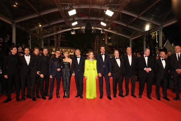 J Montée des marches du film La femme la plus riche du monde lors du 78ème Festival International du Film de Cannes Guest, Raphaël Personnaz, Mathieu Demy, Marina Foïs, Thierry Klifa, Isabelle Huppert, Laurent Lafitte, André Marcon, guest Montée des marches du film La femme la plus riche du monde lors du 78ème Festival International du Film de Cannes, au Palais des Festivals à Cannes Le 18 mai 2025 Jacovides Moreau Bestimage Red carpet for the movie The richest woman in the world during the 78th Cannes International Film Festival at the Palais des Festivals in Cannes, France On may 18th 2025 Cannes France Copyright: xJACOVIDES-MOREAUx xBESTIMAGExJACOVIDES-MOREAUx xBESTIMAGEx