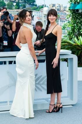 Photocall for Splitsville , Palais des Festivals, Cannes, France Adria Arjona and Dakota Johnson seen at the Photocall for Splitsville during the 78th Festival de Cannes (Cannes International Film Festival) at Palais des Festivals, Cannes, , France on 19 May 2025. Picture, Credit:Julie Edwards Avalon France, French Riviera, Cannes, Palais des Festivals Copyright: xJuliexEdwardsx xAvalonx 1001057050