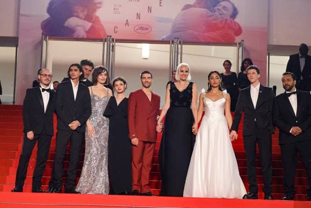 J Montée des marches du film Alpha lors du 78ème Festival International du Film de Cannes Arnaud Chautard, Louai El Amrousy, Emma Mackey, Mélissa Boros, Tahar Rahim, Julia Ducournau, Golshifteh Farahani, Finnegan Oldfield, Jean Rachid Kallouche Montée des marches du film Alpha lors du 78ème Festival International du Film de Cannes, au Palais des Festivals à Cannes On may 19th 2025 Jacovides Moreau Bestimage Red carpet for the movie Alpha during the 78th Cannes International Film Festival at the Palais des Festivals in Cannes, France On may 19th 2025 Cannes France Copyright: xJACOVIDES-MOREAUx xBESTIMAGExJACOVIDES-MOREAUx xBESTIMAGEx