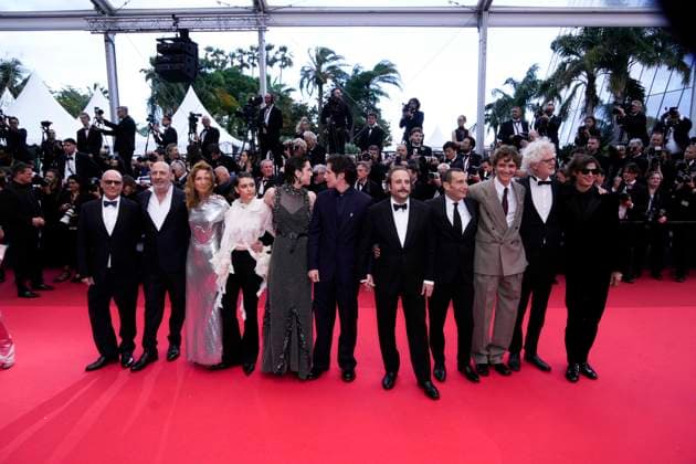 La Venue De L avenir (Colours Of Time) Red Carpet - The 78th Annual Cannes Film Festival Santiago Amigorena, Paul Kircher, Vassili Schneider, Zinedine Soualem, Vincent Macaigne, Abraham Wapler, Ariadna Cabrol, Cedric Klapisch, Julia Piaton, Nick Adams, Sara Giraudeau, Cecile de France and Suzanne Lindon attends the La Venue De L avenir (Colours Of Time) red carpet at the 78th annual Cannes Film Festival at Palais des Festivals on May 22, 2025 in Cannes, France. Cannes France Copyright: xDanielexCifalà x originalFilename: cifala-notitle250522_np5eg.jpg