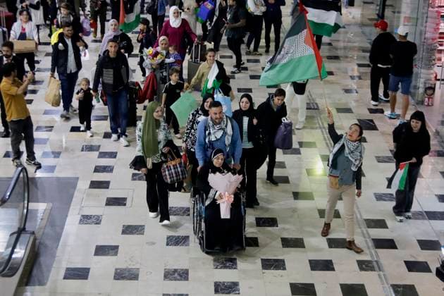 Abed Family (Palestinian Refugee Family) Arrives In Mexico Shadi Abed, a member of the Abed family, a Palestinian refugee family, transports his mother in a wheelchair, accompanied by his family. They arrive at Mexico City International Airport, in Mexico City, Mexico, on May 24, 2025, thanks to the organization From Gaza to Mexico, which processes the paperwork to help 18 members of the Abed family find refuge, having lived for more than a year and a half under attack by the Israeli army in the Gaza Strip. Mexico City Mexico City Mexico Copyright: xGerardoxVieyrax originalFilename: vieyra-notitle250524_npnkj.jpg