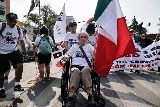 June 10, 2025, Mexico, Cdmx, Mexico: Protesters gather to commemorate the anniversary of the Halconazo or Corpus Christi massacre. This event occurred on June 10, 1971, when, on orders from the Mexican government, police, army, and plainclothes paramilitaries violently suppressed a student demonstration against the president of the time, Luis EcheverroÂa. Mexico Mexico - ZUMAp204 20250610_zip_p204_019 Copyright: xJosuexPerezx