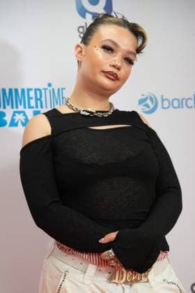 Capital s Summertime Ball 2025 Arrivals - Wembley Stadium, London, UK Lola Young attends Capital s Summertime Ball with Barclaycard at Wembley Stadium, London, England, UK on Sunday 15 June, 2025., Credit:Justin Ng Avalon UK, England, London, Wembley Stadium Copyright: xJustinxNgx xAvalonx 1011243043