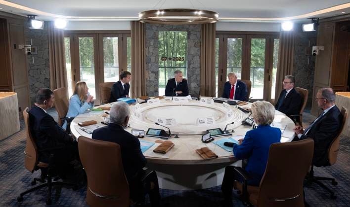 June 16, 2025, Kananaskis, Ab, Canada: Prime Minister Mark Carney, back centre, delivers opening remarks at the first session of the G7 Summit in Kananaskis, Alta., on Monday, June 16, 2025. Kananaskis Canada - ZUMAc35_ 20250616_zaf_c35_048 Copyright: xAdrianxWyldx