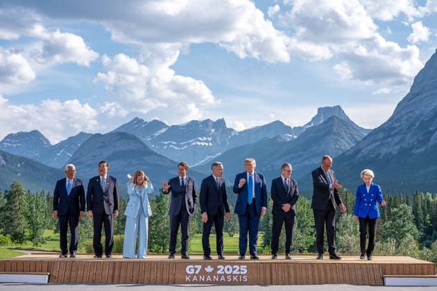 Kananaskis, Alberta, Canada, 17 06 2025 Mountain Lodge G7 Summit 2025 Family photo with L R Antonio Costas EU , Shigeru Ishiba Japan , Giorgia Meloni Italy , Emmanuel Macron France , Mark Carney Canada , Donald Trump USA , Keir Starmer Great Britain , German Chancellor Friedrich Merz CDU and Ursula von der Leyen EU Photo Michael Kappeler Pool Copyright: xMichaelxKappeler Pool dtsxNachrichtenagenturx dts_71153
