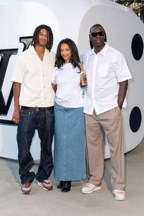 Photocall of the Louis Vuitton Mens Fashion Show, Spring Summer 2026 Collection as part of Paris Fashion Week Tidiane Sy, Omar Sy, Selly Sy - Photocall of the Louis Vuitton Mens Fashion Show, Spring Summer 2026 Collection as part of Paris Fashion Week, France, June 24, 2025 Olivier Borde Bestimage Photocall of the Louis Vuitton Mens Fashion Show, Spring Summer 2026 Collection as part of Paris Fashion Week, France, June 24, 2024 Copyright: xOLIVIERxBORDEx xBESTIMAGExOLIVIERxBORDEx xBESTIMAGEx