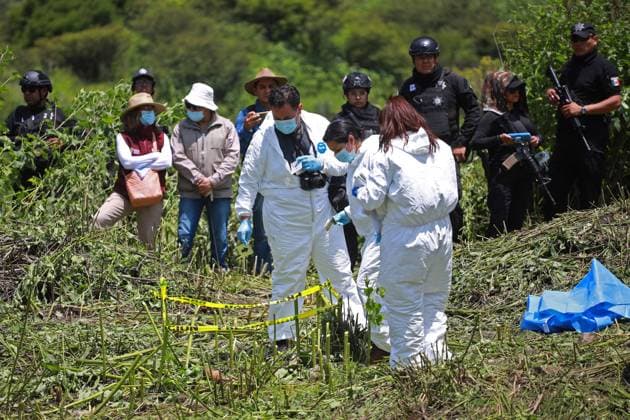 Human remains found during a search operation for missing persons in Mexico STATE OF MEXICO, MEXICO - AUGUST 26: Human remains are secured by forensic experts during a search operation, at the Sierra de Guadalupe, in the State of Mexico, Mexico on August 26, 2025. Human remains were found in the mountainous area of Sierra de Guadalupe during a search operation carried out by relatives of missing persons, members of the National Guard, collectives and members of the Investigation Police, among others. The number of people reported as disappeared continues to rise in the country, now exceeding 130,000 Daniel Cardenas Anadolu State of Mexico Mexico. Editorial use only. Please get in touch for any other usage. Copyright: x2025xAnadoluxDanielxCardenasx