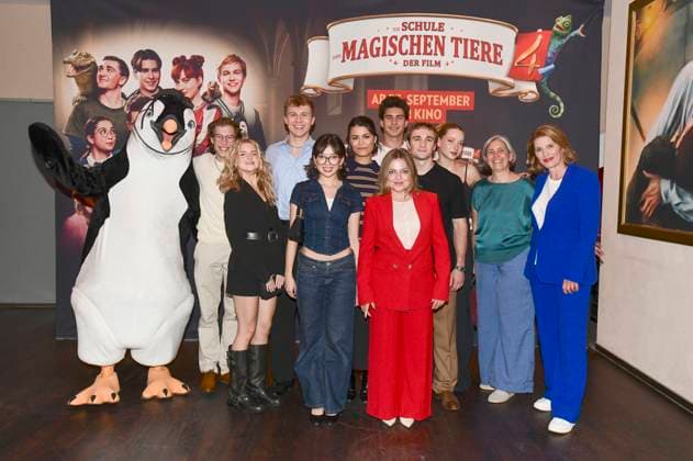 Thilo Fridolin Matthes, Emilia Pieske, Leonard Conrads, Purnima Grätz, Tomomi Themann, Loris Sichrovsky, Annett Louisan, Luis Vorbach, Emilia Maier, Petra Schleuning and Alexandra Kordes at the premiere of the feature film Die Schule der magischen Tiere 4 at the Astor Grand Cinema Hannover, 20 09 2025 Foto:xN.xHeuselx xFuturexImagex tiere_hannover_5903