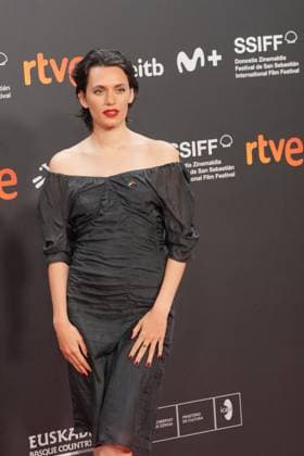 Presentation of the film Couture at the 73rd edition of the San Sebastian Film Festival Actress Ella Rumpf during the presentation of the film Couture, at the 73rd edition of the San Sebastian Film Festival, at the Kursaal Conference Center and Auditorium, September 21, 2025, in San Sebastian, Guipuzcoa, Basque Country Spain Couture is a French-American film directed by Alice Winocour that premieres today, September 21, The festival celebrates its 73rd edition from September 19 to 27, 2025, reinforcing its global prominence with 254 titles from 56 countries and an outstanding presence of Spanish cinema The participation of women behind the scenes increases and Basque cinema has 38 productions The event includes official sections, premieres Copyright: xUnanuex 6972440