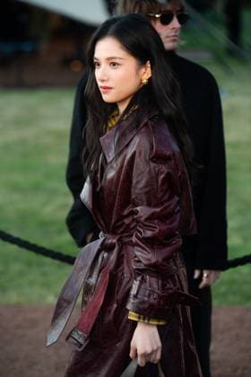 Burberry SS26 Runway Show Arrivals - Kensington Palace Gardens, London, UK Zhang Jingyi arrives for Burberry s SS26 Runway Show during London Fashion Week at Kensington Palace Gardens, London, England, UK on Monday 22 September, 2025., Credit:Justin Ng Avalon UK, England, London, Kensington Palace Gardens Copyright: xJustinxNgx xAvalonx 1039467672