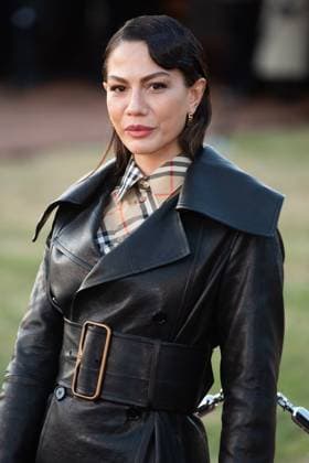 Burberry SS26 Runway Show Arrivals - Kensington Palace Gardens, London, UK Demet Özdemir arrives for Burberry s SS26 Runway Show during London Fashion Week at Kensington Palace Gardens, London, England, UK on Monday 22 September, 2025., Credit:Justin Ng Avalon UK, England, London, Kensington Palace Gardens Copyright: xJustinxNgx xAvalonx 1039467704