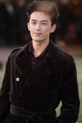 Burberry SS26 Runway Show Arrivals - Kensington Palace Gardens, London, UK Leo Wu arrives for Burberry s SS26 Runway Show during London Fashion Week at Kensington Palace Gardens, London, England, UK on Monday 22 September, 2025., Credit:Justin Ng Avalon UK, England, London, Kensington Palace Gardens Copyright: xJustinxNgx xAvalonx 1039467737