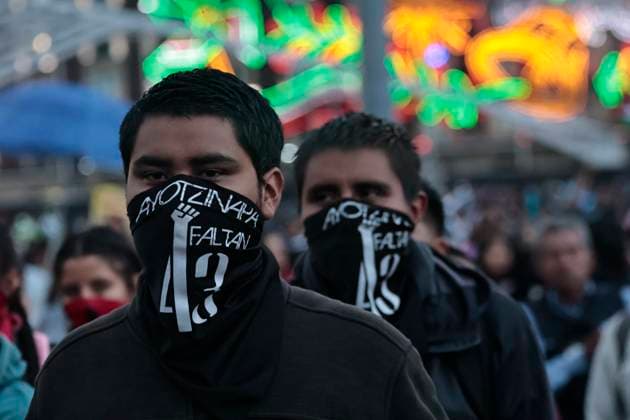 September 26, 2025, Mexico, Cdmx, Mexico: In 2014, 43 students from the RAUL ISIDRO BURGOS Teachers College in Ayotzinapa, Guerrero, were victims of enforced disappearance by local authorities, the military, and alleged drug traffickers. Today marks the 11th anniversary of this state crime, which has not been clarified as promised by previous governments and the current one led by CLAUDIA SHEIMBAUM. Members, mothers, friends, students and collectives marched from the Angel of Independence to Mexico City s Zocalo to continue demanding justice and the return of the students who have not been found since the administration of former Mexican President Enrique Peo±a Nieto, who currently lives in Spain without any answers regarding what happen - ZUMAp204 20250926_zip_p204_035 Copyright: xJosuexPerezx