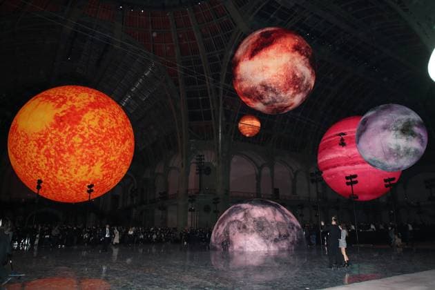 Décor du défilé au Grand Palais Celebrities at the Chanel Fashion show, as part of Paris Fashion Week, Womenswear Spring Summer 2026, on October 06, 2025 in Paris, France Bertrand Rindoff Bestimage Celebrities at the Chanel Fashion show, as part of Paris Fashion Week, Womenswear Spring Summer 2026, on October 06, 2025 in Paris, France Paris France Copyright: xBERTRANDxRINDOFFxPETROFFx xBESTIMAGExBERTRANDxRINDOFFxPETROFFx xBESTIMAGEx