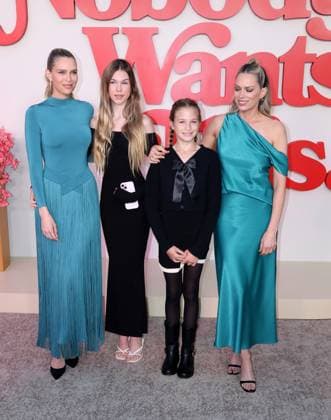Nobody Wants This Season 2 Premiere Event, Los Angeles, California, USA - 16 Oct 2025 Sara Foster, Valentina Haas, Josephine Haas and Erin Foster at the premiere of Netflix s Nobody Wants This Season 2 held at the Egyptian Theatre in Hollywood, USA on October 16, 2025., Credit:Lumeimages.com Avalon USA, California, Los Angeles, Hollywood, CA, USA Copyright: xLumeimages.comx xAvalonx 1046068023