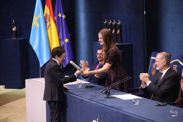 2025 Princess of Asturias Awards Ceremony Graciela Iturbide, 2025 Princess of Asturias Award for the Arts, receives the award during the 2025 Princess of Asturias Awards ceremony held at the Campoamor Theater on October 24, 2025, in Oviedo Spain he Princess of Asturias Foundation has designed an extensive program of more than seventy cultural activities for the forty-fifth Princess of Asturias Awards ceremony, entitled Awards Week, The program includes concerts, film series, exhibitions, art installations and group workshops The laureates will be the protagonists of meetings with the public, meetings with experts in their respective fields and activities with students from various schools in Asturias FAMOSOSOS PREMIOS PRINCESA DE ASTURIAS Copyright: xRaulxTerrelx 7053455