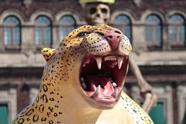 October 25, 2025, Mexico, Cdmx, Mexico: In honor of the Day of the Dead celebrations throughout Mexico, the city government opened the doors to thousands of visitors to appreciate the 2025 Day of the Dead Monumental Offering in the Plaza de la Constitucio³n. This installation of alebrijes and cartoneroÂa (paper carvings) was subject to voting; various projects competed, but the winning artists, who were in charge of the installation and assembly, were the ZION ART STUDIO COLLECTIVE. They created a representation of the pilgrimage of the inhabitants of the mythical Aztlan to Mexico Cityâ€Tenochtitlan. The pieces stand out for their size and for depicting the jaguar, the axolotl, the Xoloitzcuintle dog, the Red Queen, among other en - ZUMAp204 20251025_zip_p204_035 Copyright: xJosuexPerezx