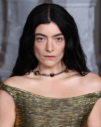 14th Annual LACMA Art + Film Gala 2025 MUSEUM ROW, MIRACLE MILE, LOS ANGELES, CALIFORNIA, USA - NOVEMBER 01: Lorde (Ella Marija Lani Yelich-O Connor) wearing Versace SS26 RTW arrives at the 14th Annual LACMA (Los Angeles County Museum of Art) Art + Film Gala 2025 presented by Gucci held at the Los Angeles County Museum of Art on November 1, 2025 in Museum Row, Miracle Mile, Los Angeles, California, United States., Credit:Xavier Collin Avalon United States, California, Los Angeles, Los Angeles County Museum of Art Copyright: xXavierxCollinx xAvalonx 1049891850