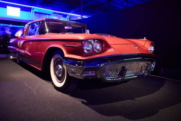 Icons on Wheels Expo in Buenos Aires BUENOS AIRES, ARGENTINA – NOVEMBER 2, 2025: Expo Icons on wheels a vintage and celebrity-owned cars takes part in Buenos Aires, Argentina, on November 2, 2025. The exhibition showcases 15 rare vehicles once owned by original icons from cinema, fashion, music, and culture, each displayed alongside the original clothing of its famous owner. Highlights include the DeLorean from Back to the Future, Marilyn Monroe’s luxury car, Princess Diana’s Ford Escort, and Diego Maradona’s black Ferrari. The event combines art, history, and nostalgia, offering a glimpse into the lifestyles of cultural legends through their most emblematic automobiles. Luciano Gonzalez Anadolu Buenos Aires Argentina. Editorial use on Copyright: x2025xAnadoluxLucianoxGonzalezx
