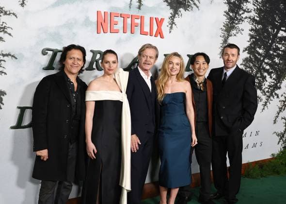 Premiere Of Netflix s Train Dreams Clifton Collins Jr., Felicity Jones, William H. Macy, Kerry Condon, Alfred Hsing and Joel Edgerton arrive at the Premiere Of Netflix s Train Dreams held at The Egyptian Theatre Hollywood in Hollywood, Los Angeles, California, United States. The Egyptian Theatre Hollywood, Hollywood, Los Angeles, California, USA California United States Copyright: xImagexPressxAgencyx originalFilename: collin-premiere251104_npBfm.jpg