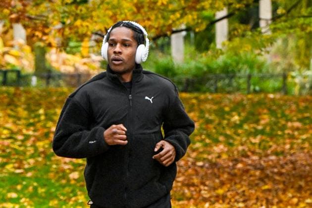 American rapper, songwriter, producer, director and actor A AP Rocky ASAP goes for a jog on an autumn morning in Paris, France, on November 6, 2025 Yehiel Chekroune Bestimage American rapper, songwriter, producer, director and actor A AP Rocky ASAP goes for a jog on an autumn morning in Paris, France, on November 6, 2025 Paris France Copyright: xYehielxChekrounex xBestimagexYehielxChekrounex xBestimagex