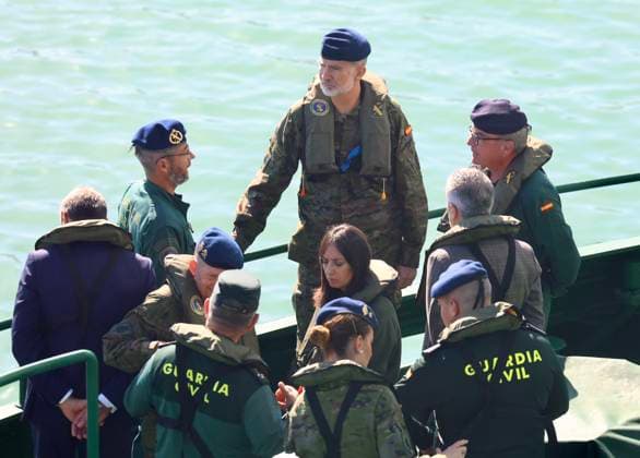 The King visits the Maritime Service Unit of the Civil Guard in the Cadiz Free Trade Zone King Felipe VI accompanied by the Minister of the Interior, Fernando Grande Marlaska, on board the new multipurpose ocean-going vessel of the Duque de Ahumada Corps On November 7, 2025, in Cadiz Andalusia, Spain King Felipe VI visits this Friday in Cadiz the Training and Doctrine Unit of the Maritime Service of the Civil Guard, In addition, he also visits the new multipurpose ocean-going vessel of the Duque de Ahumada Corps, which has recently joined the Maritime Service of the Civil Guard for the prevention of cross-border crime, maritime security and against irregular migration and drug trafficking, among other missions 07 NOVEMBER 2025 Cadiz Anadal Copyright: xNachoxFradex 7083027