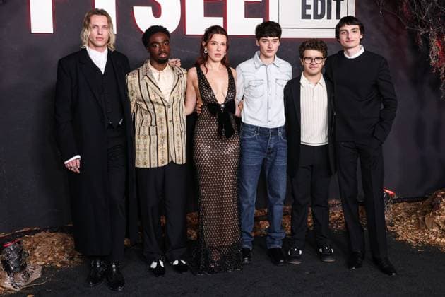 Netflix FYSEE: The Fall Edit - Stranger Things Season 5 FYC Event English actor and singer Jamie Campbell Bower, American actor, singer, and dancer Caleb McLaughlin, British actress and producer Millie Bobby Brown, Canadian-American actor and entrepreneur Noah Schnapp, American actor and singer Gaten Matarazzo and Canadian actor, musician, director, and recording artist Finn Wolfhard arrive at the Netflix FYSEE: The Fall Edit - Stranger Things Season 5 FYC (For Your Consideration) Event held at the Netflix Tudum Theater in Hollywood, Los Angeles, California, United States. Netflix Tudum Theater, Hollywood, Los Angeles, California, USA California United States Copyright: xImagexPressxAgencyx originalFilename: collin-netflixf251109_nplVq.jpg