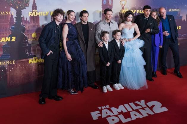 November 11, 2025, London, England, United Kingdom: (L-R) VAN CROSBY, MICHELLE MONAGHAN, KIT HARINGTON, THEODORE LINDSAY, MARK WAHLBERG, PETER LINDSAY, ZOE COLLETTI, REDA ELAZOUAR, SIDSE BABETT KNUDSEN and SIMON CELLAN JONES attend the World Premiere of The Family Plan 2 at Curzon Mayfair in London. London United Kingdom - ZUMAs371 20251111_zip_s371_076 Copyright: xWiktorxSzymanowiczx