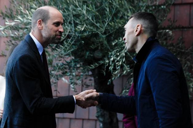 Britain s Prince William visits Rob Burrow Centre for Motor Neurone Disease at Seacroft Hospital, in Leeds Britain s Prince William, Prince of Wales is welcomed by rugby union coach Kevin Sinfield, as he visits the Rob Burrow Centre for Motor Neurone Disease, named after late rugby league player Rob Burrow CBE, at Seacroft Hospital, in Leeds, Britain, November 20, 2025., Credit:Temilade Adelaja Avalon UNITED KINGDOM, Leeds Copyright: xTemiladexAdelajax xAvalonx 1053530184