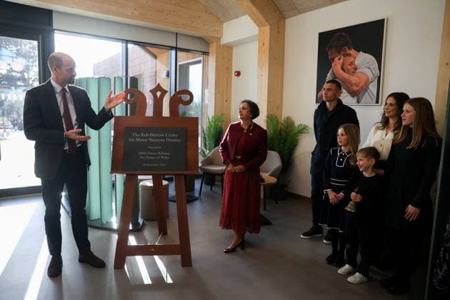 Britain s Prince William visits Rob Burrow Centre for Motor Neurone Disease at Seacroft Hospital, in Leeds Britain s Prince William, Prince of Wales speaks while unveiling a plaque to officially open the Rob Burrow Centre for Motor Neurone Disease at Seacroft Hospital, as Dr. Agam Jung, Lindsey Burrow, wife of the late rugby league player Rob Burrow CBE, their children Macy, Maya and Jackson, and rugby union coach Kevin Sinfield, who has raised more than 10 million pounds for motor neurone disease charities since 2019, stand nearby, in Leeds, Britain, November 20, 2025., Credit:Temilade Adelaja Avalon UNITED KINGDOM, Leeds Copyright: xTemiladexAdelajax xAvalonx 1053541651