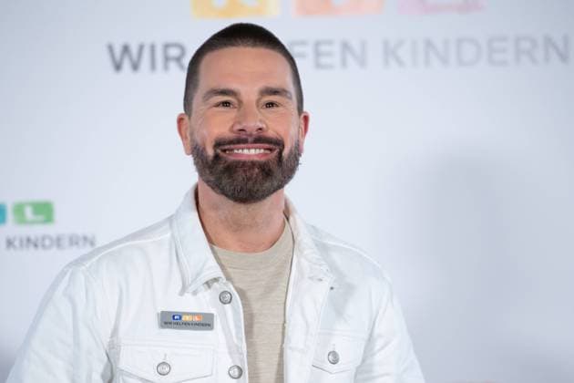 Eloy DE JONG, singer, musician, presenter, portrait, portrait, portrait, cropped single image, single motif, 30 RTL Spendenmarathon Wir helfen Kindern , television, 20 21 11 2024 in Huerth, Germany,