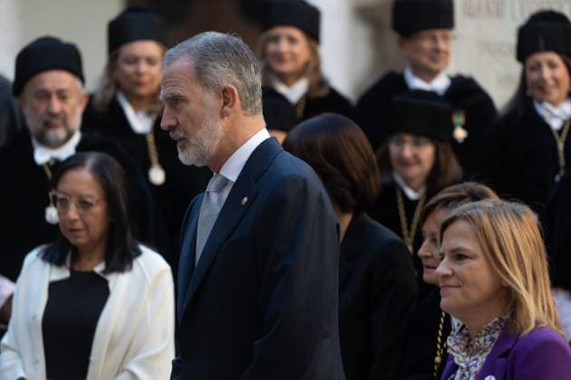 The King presides over the opening of the university year 2025 2026 in Valencia King Felipe VI c during the opening of the university year 2025 2026, at the University of Valencia, on November 25, 2025, in Valencia, Valencian Community Spain The celebration of this event coincides with the celebration of the 525th anniversary of the Valencian University, which also hosted the celebration of an extraordinary ceremony, coinciding with the beginning of the course, 25 years ago, on the occasion of the anniversary of half a millennium of life, 500 years, in a ceremony that was chaired by Don Felipe being Prince of Asturias 25 NOVEMBER 2025 Valencia Valencia Valencian Community Valencia Valencian Community Valencia Valencian Community Spain Copyright: xJorgexGilx 7124039