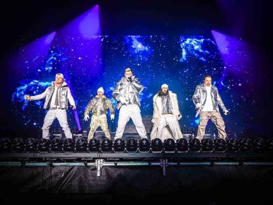 04 12 2025, Schladming, AUT, On the road in Styria, Ski Opening 2025, concert, in the picture Backstreet Boys, feature, overview, Planai Stadium, feature, fan, concert,