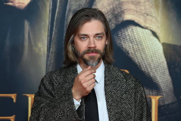 Tom PAYNE, actor, portrait, portrait, portrait, cropped single image, single motif, red carpet, red carpet show, arrival, film premiere DER MEDICUS 2 on 15 12 2025 at the Cinedom cinema in Cologne,