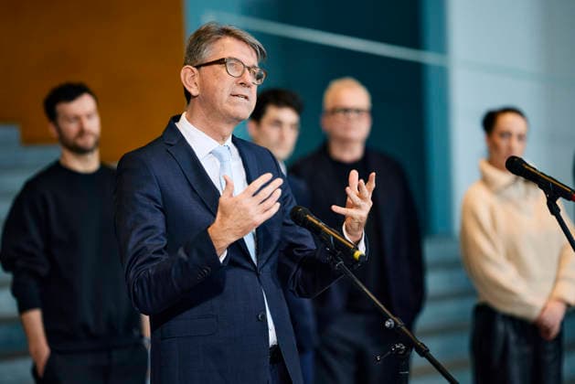 Wolfram Weimer, Minister of State for Culture and Media, gives a press statement in the background of L R Daniel Grunenberg, Glasperlenspiel, Akademie fuer Populaere Musik, Christopher Annen, AnnenMayKantereit, Co-Chairman ProMusik Verband freier Musikschaffender e V , Herbert Groenemeyer, Akademie für Populäre Musik, , Karo Schrader, in , 18 12 2025 Berlin Ger Copyright: xSebastianxRaux