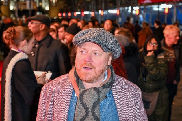 Sleeping Beauty, Arrivals, London, UK. 22 December 2025 London, UK, 22 December 2025. Leigh Francis attends Sleeping Beauty at The London Palladium, London, UK., Credit:Lee Floyd Avalon UK, London, The London Palladium Copyright: xLeexFloydx xAvalonx 1061167800