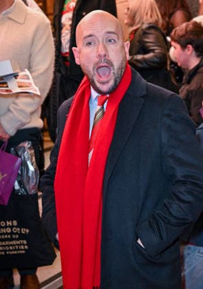 Sleeping Beauty, Arrivals, London, UK. 22 December 2025 London, UK, 22 December 2025. Tom Allen attends Sleeping Beauty at The London Palladium, London, UK., Credit:Lee Floyd Avalon UK, London, The London Palladium Copyright: xLeexFloydx xAvalonx 1061168361