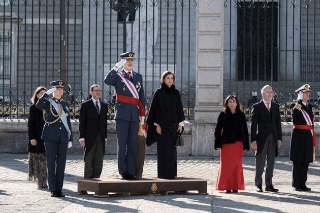 The King and Princess preside over the Military Easter at the Royal Palace in Madrid Princess Leonor, King Felipe VI, Queen Letizia, the Minister of Defense, Margarita Robles and the Minister of Interior, Fernando Grande Marlaska, during the Military Easter, at the Royal Palace, on January 6, 2026, in Madrid Spain The Military Easter is a ceremony that celebrates the recovery of the Menorcan town of Mahon on January 6, 1782, which was held by the English, during which a balance of the vicissitudes of the previous year is made and the lines of action to be developed in the following year are marked During the ceremony, honors are rendered with the national anthem and a 21-gun salute, and King Felipe VI passes review Subsequently, the imposi Copyright: xDiegoxRadamàs POOLx 7199823