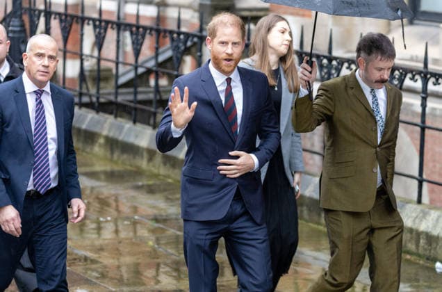January 21, 2026, London, England, United Kingdom: Prince HARRY, the Duke of Sussex, arrives at the Royal Courts Of Justice, central London, ahead of giving evidence at the trial over allegations of unlawful information gathering brought against Associated Newspapers Limited (ANL) by seven people - the Duke of Sussex, Baroness Doreen Lawrence, Sir Elton John, David Furnish, Liz Hurley, Sadie Frost and Sir Simon Hughes. London United Kingdom - ZUMAs262 20260121_zip_s262_015 Copyright: xTayfunxSalcix