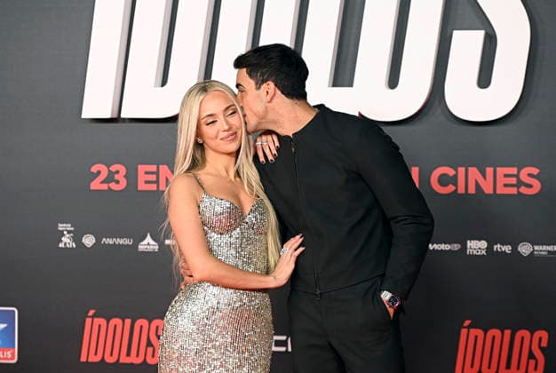 Red carpet at Ídolos movie premiere Actor Óscar Casas and singer Ana Mena during the premiere of the movie Ídolos , on January 21, 2026, in Madrid Spain Ídolos is set in the fascinating world of the MotoGP™ World Championship and explores the human relationships between a father and son, a manager and his rider, and the world around them ambition, self-improvement, egos, adrenaline, love, forgiveness and second chances CINE MOVIE PREMIERE Madrid Madrid Spain Copyright: xFranciscoxGuerrax 7235027