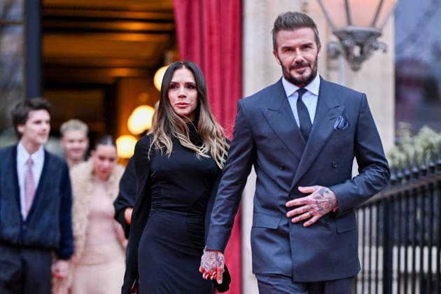 Victoria Beckham and her husband David Beckham Victoria Beckham, accompanied by her family, leaving the Hotel La Réserve to go to the Ministry of Culture to be made a Knight of the Order of Arts and Letters in Paris, France, on January 26, 2026 Yehiel Chekroune Bestimage Victoria Beckham, accompanied by her family, leaving the Hotel La Réserve to go to the Ministry of Culture to be made a Knight of the Order of Arts and Letters in Paris, France, on January 26, 2026 Paris France Copyright: xYehielxChekrounex xBestimagexYehielxChekrounex xBestimagex