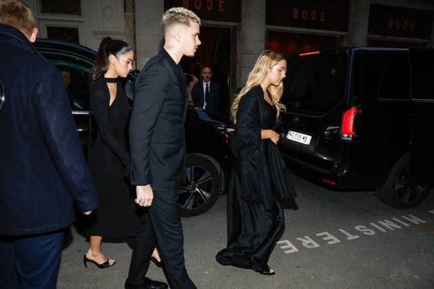 Romeo Beckham, his partner Kim Turnbull and his sister, Harper Beckham Victoria Beckham, accompanied by her family, arrives at the Ministry of Culture to be elevated to the rank of Knight of the Order of Arts and Letters in Paris, France, on January 26, 2026 Cyril Moreau Bestimage Victoria Beckham, accompanied by her family, arrives at the Ministry of Culture to be elevated to the rank of Knight of the Order of Arts and Letters in Paris, France, on January 26, 2026 Paris France Copyright: xCYRILxMOREAUx xBESTIMAGExCYRILxMOREAUx xBESTIMAGEx
