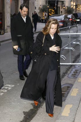 Jean François Piège and his wife Elodie Victoria Beckham, accompanied by her family, arrives at the Ministry of Culture to be elevated to the rank of Knight of the Order of Arts and Letters in Paris, France, on January 26, 2026 Cyril Moreau Bestimage Victoria Beckham, accompanied by her family, arrives at the Ministry of Culture to be elevated to the rank of Knight of the Order of Arts and Letters in Paris, France, on January 26, 2026 Paris France Copyright: xCYRILxMOREAUx xBESTIMAGExCYRILxMOREAUx xBESTIMAGEx