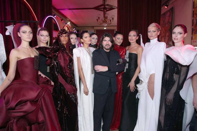 Stephane Rolland, his models, including on the right Nieves Alvarez, Adriana Karembeu and Coco Rocha, at the greeting of the Stephane Rolland Haute Couture Spring Summer 2026 show as part of Paris Fashion Week PFW at the Cirque dHiver Bouglione, Paris, France, January 27, 2026 Bertrand Rindoff Bestimage Greeting Stephane Rolland Haute Couture Spring Summer 2026 show as part of Paris Fashion Week on January 27, 2026 in Paris, France Paris France Copyright: xBERTRANDxRINDOFFxPETROFFx xBESTIMAGExBERTRANDxRINDOFFxPETROFFx xBESTIMAGEx