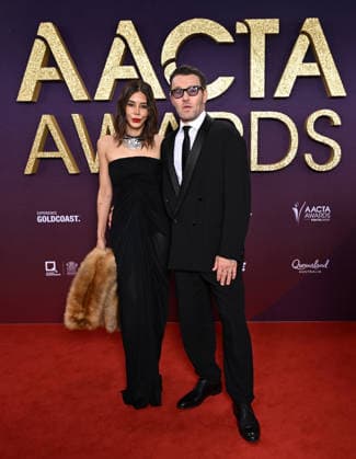 AACTA AWARDS 2026, Joel Edgerton (right) and partner Christine Centenera (left) are seen posing for a photo on the red carpet at the 2024 AACTA Awards at HOTA in Surfers Paradise, Queensland, Friday, February 6, 2026. ( NO ARCHIVING BRISBANE QUEENSLAND AUSTRALIA Copyright: xDARRENxENGLANDx 20260207178207673994