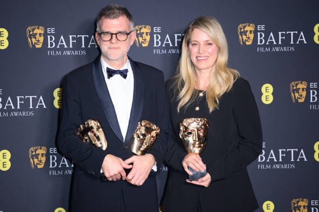 EE BAFTA Film Awards 2026 Winners - Royal Festival Hall, Southbank, London Paul Thomas Anderson and Sara Murphy with their BAFTAs for Best Director, Best Adapted Screenplay and Best Cinematography for the film One Battle After Another in the Winners Room at the EE BAFTA Film Awards 2026 at Royal Festival Hall, Southbank in London, England, UK on Sunday 22 February, 2026., Credit:Justin Ng Avalon UK, England, London, Royal Festival Hall, Southbank Copyright: xJustinxNgx xAvalonx 1077638562