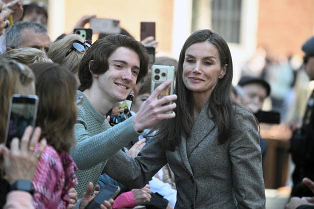 The Queen closes the third edition of the Master of Continuing Education in International Reporting Queen Letizia at the exit of the closing ceremony of the third edition of the Master of Continuing Education in International Reporting at the University of Alcalá de Henares, on March 12, 2026, in Alcalá de Henares Madrid, Spain The Master trains journalists capable of telling the world from the field In collaboration with the RTVE Institute, the program combines academic training and professional experience to prepare students to cover global events, conflicts, crises and political and social transformations, the program combines academic training and professional experience to prepare students to cover global events, conflicts, crises and Copyright: xJosà xOlivax 7360317