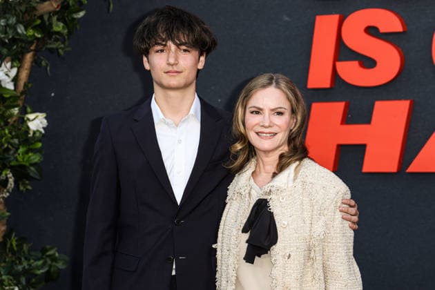Los Angeles Premiere Of Netflix s Something Very Bad Is Going To Happen Season 1 HOLLYWOOD, LOS ANGELES, CALIFORNIA, USA - MARCH 19: Rohmer Baumbach and Jennifer Jason Leigh arrive at the Los Angeles Premiere Of Netflix s Something Very Bad Is Going To Happen Season 1 held at The Egyptian Theatre Hollywood on March 19, 2026 in Hollywood, Los Angeles, California, United States., Credit:Chad Salvador Avalon United States, California, Hollywood, The Egyptian Theatre Hollywood Copyright: xChadxSalvadorx xAvalonx 1085029849
